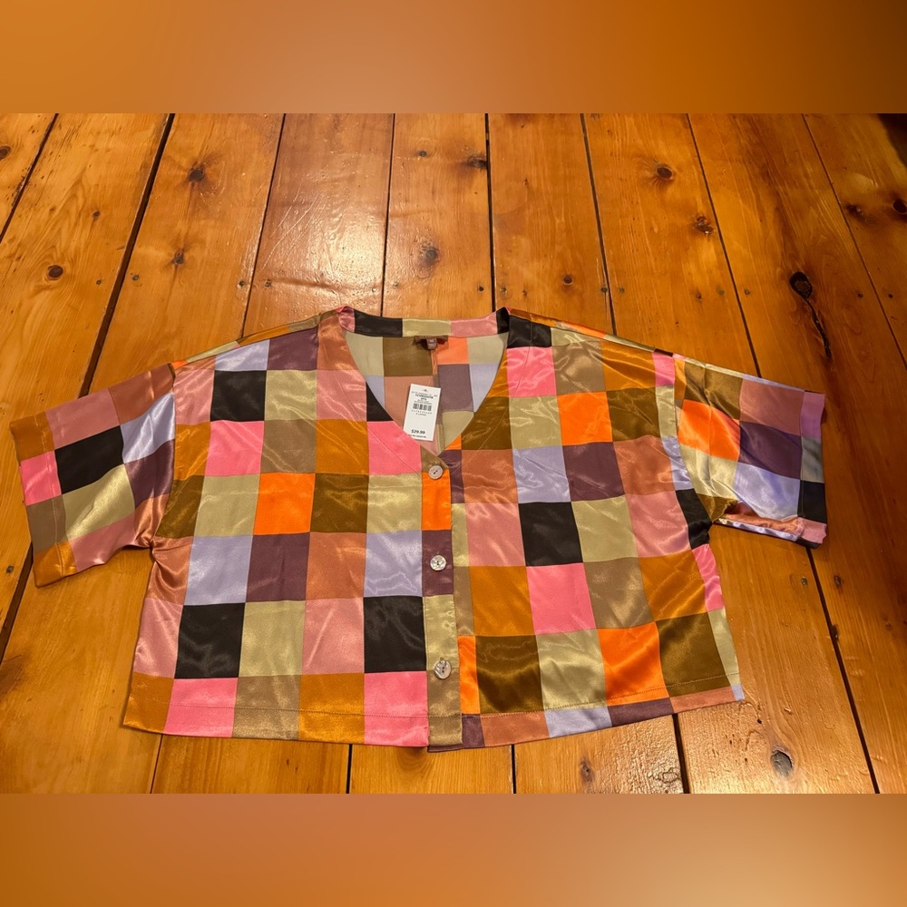 Multi color cropped silk blouse.